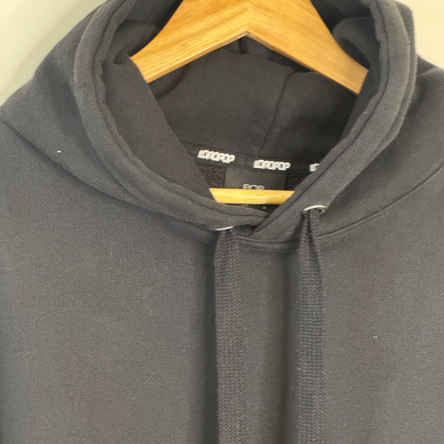 Loro Pop Black Hoddie