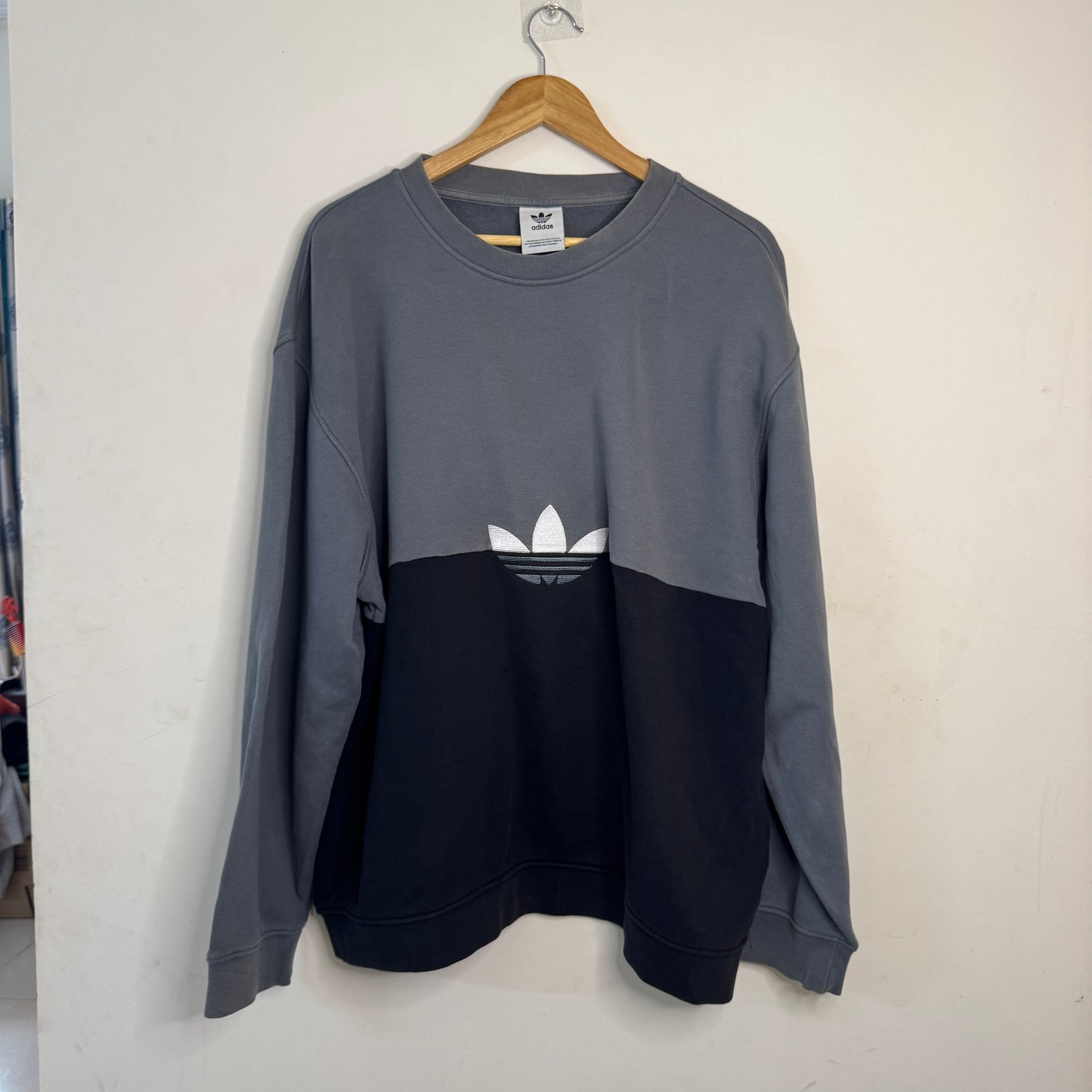 Adidas Originals Sweatshirt